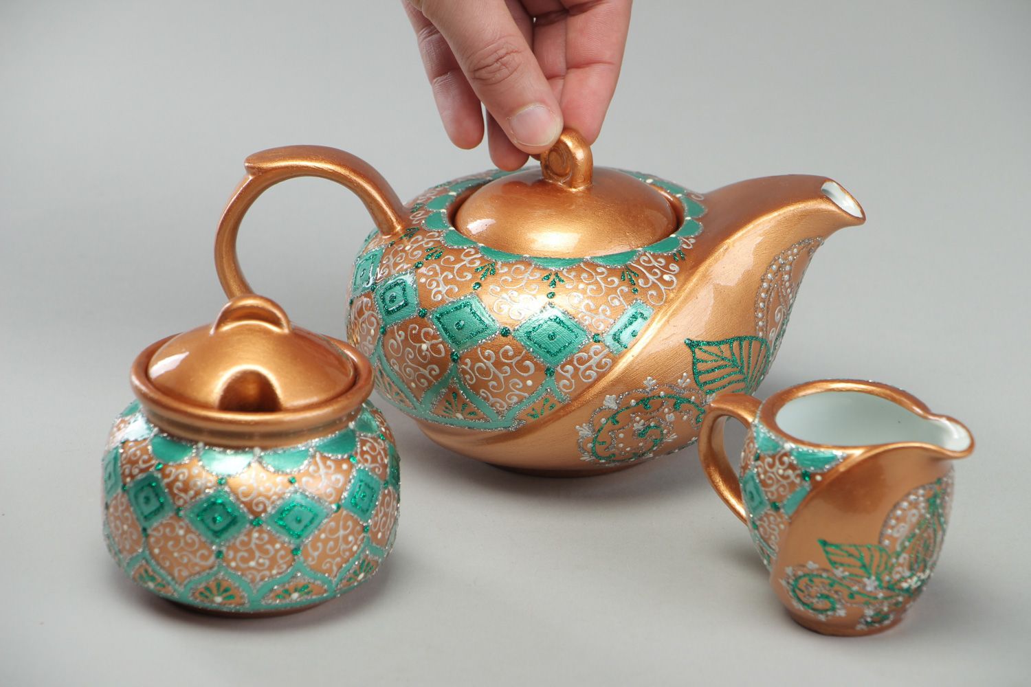 Tea set with teapot sugar jar and creamer jug in golden and green color 1,8 lb photo 4