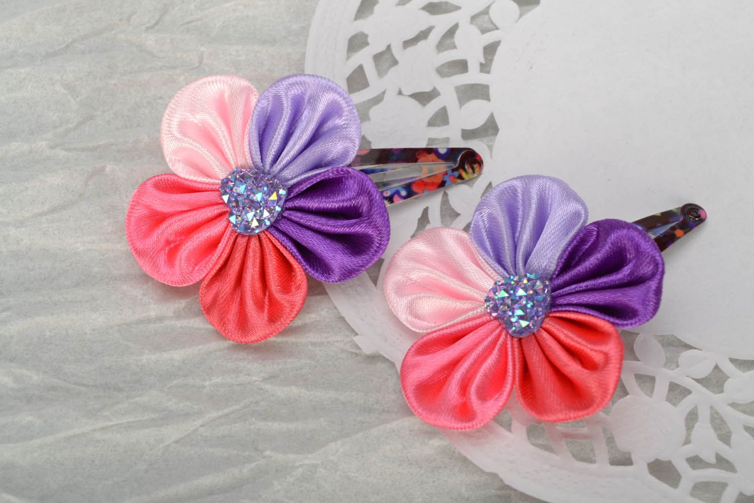 Hairpins with flowers photo 1