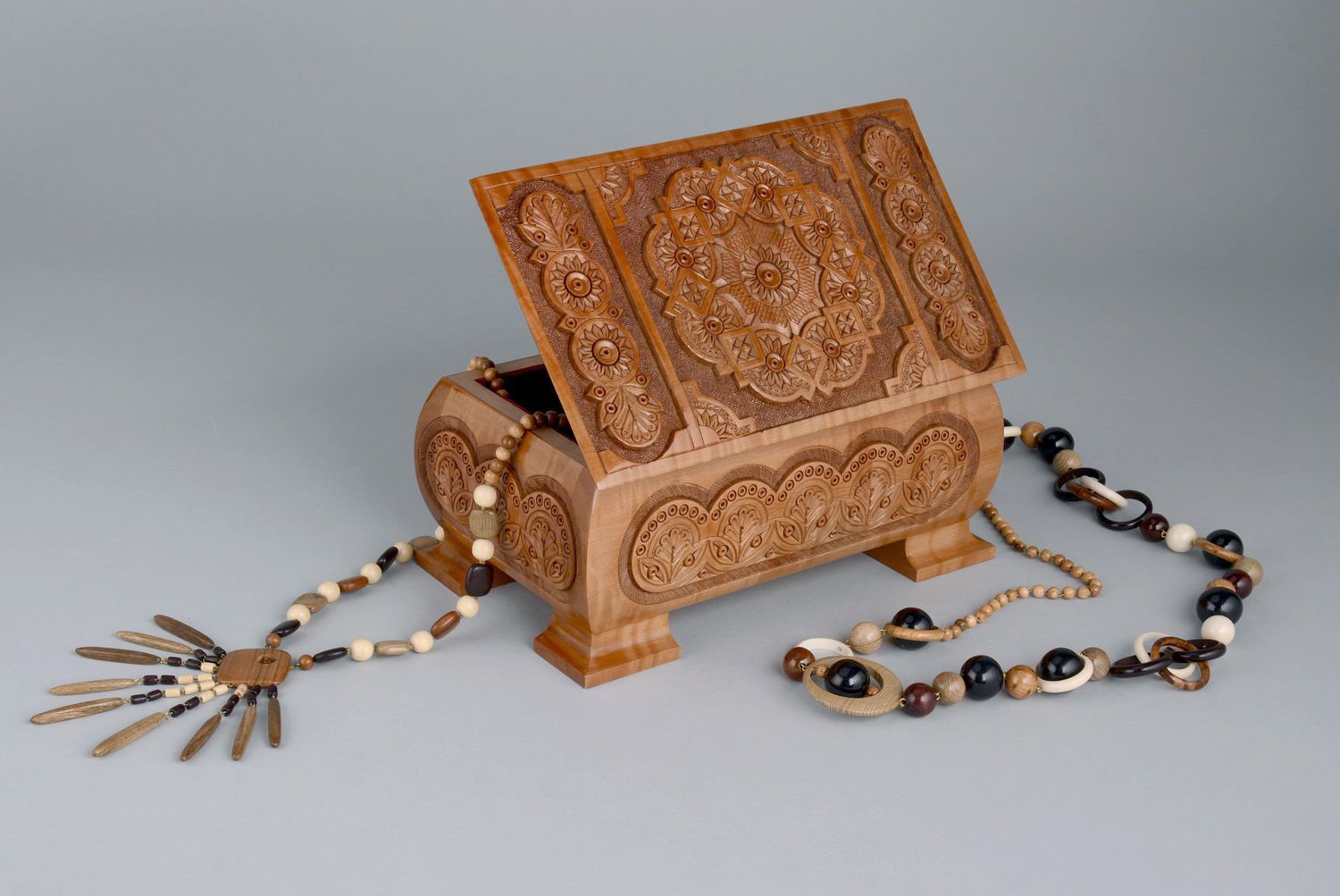 Coffret à bijoux en bois sculpté à main photo 1