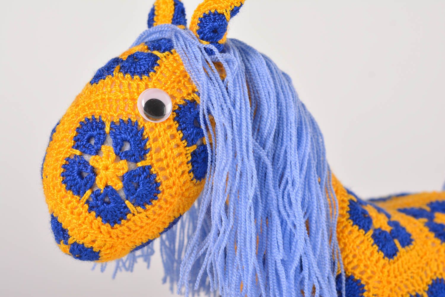 Peluche cheval faite main Jouet tricot au crochet multicolore Cadeau pour enfant photo 2