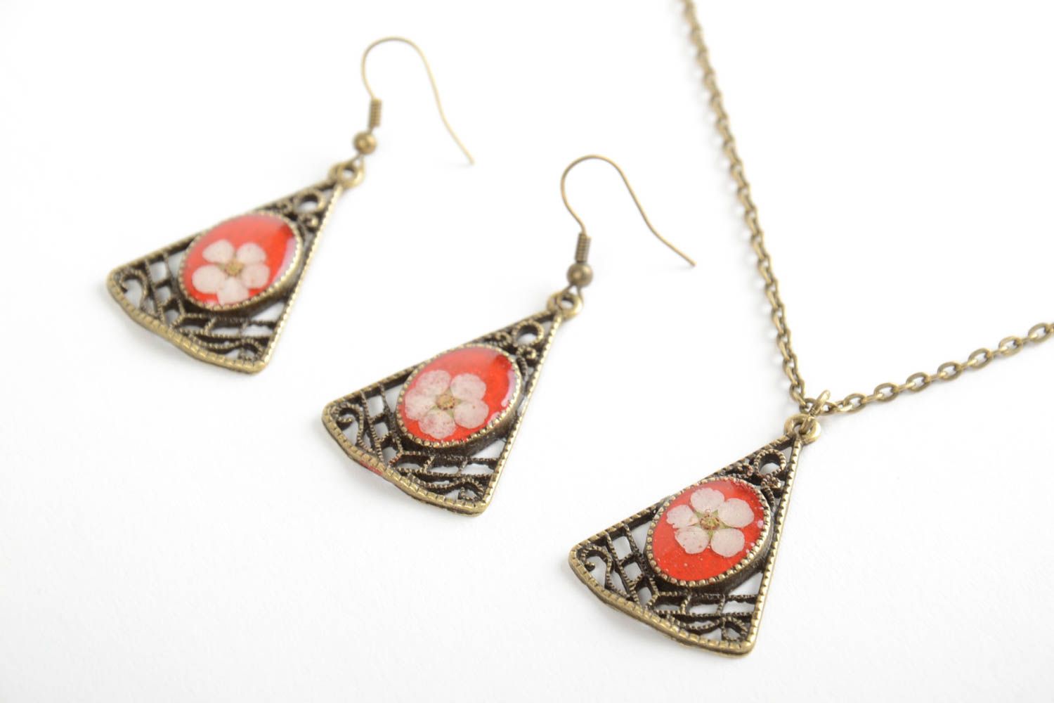 Set of handmade metal jewelry with flowers in epoxy resin earrings and pendant photo 5