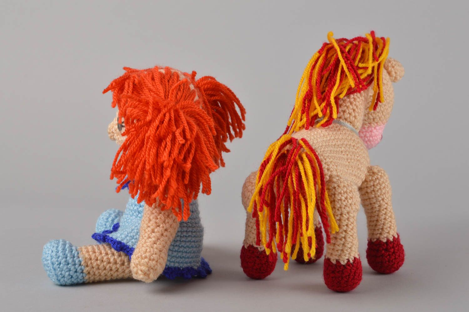 Spielzeug Set handmade Puppen aus Stoff Deko für Zimmer Puppe mit Pferd schön foto 3