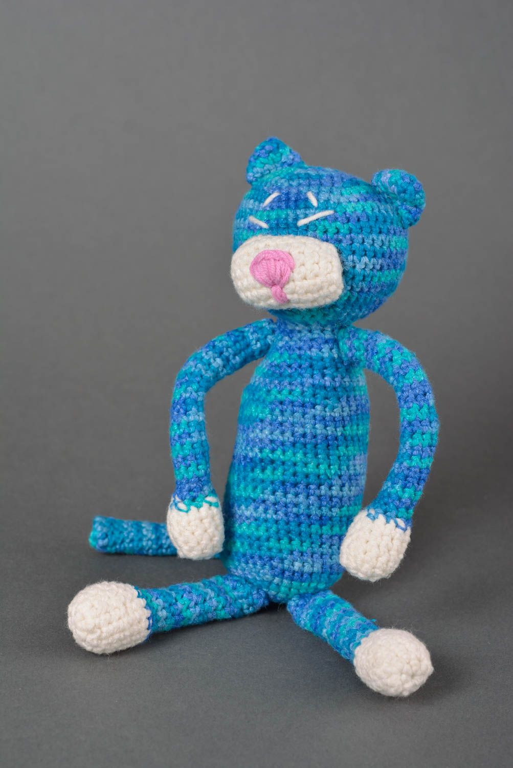 Jouet tricoté au crochet Peluche faite main Cadeau enfant original Chat bleu photo 1