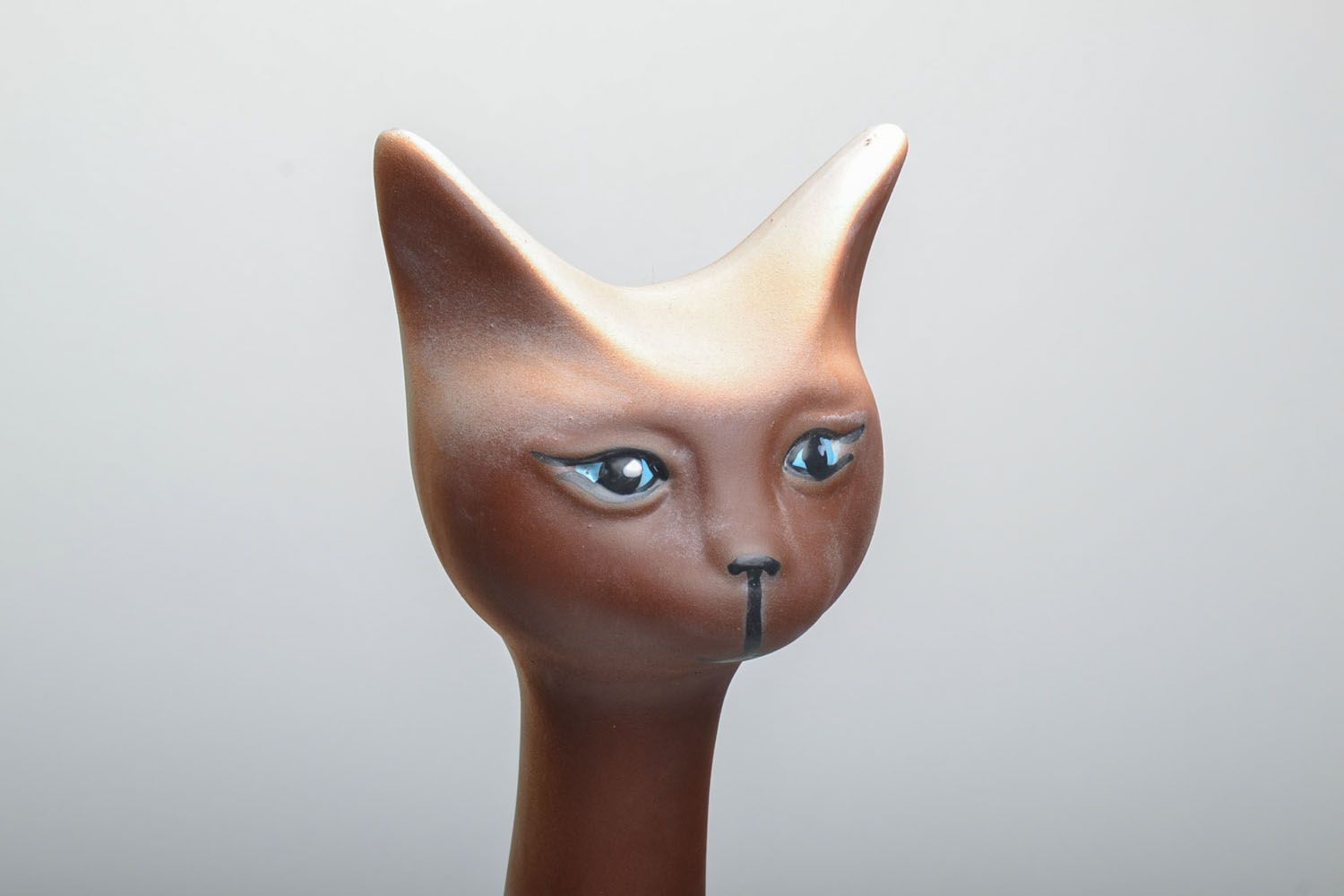 Керамическая копилка в виде египетского кота фото 4
