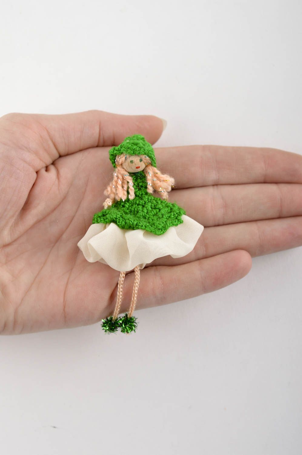Необычный подарок ручной работы магнит на холодильник декор для дома кукла фото 4