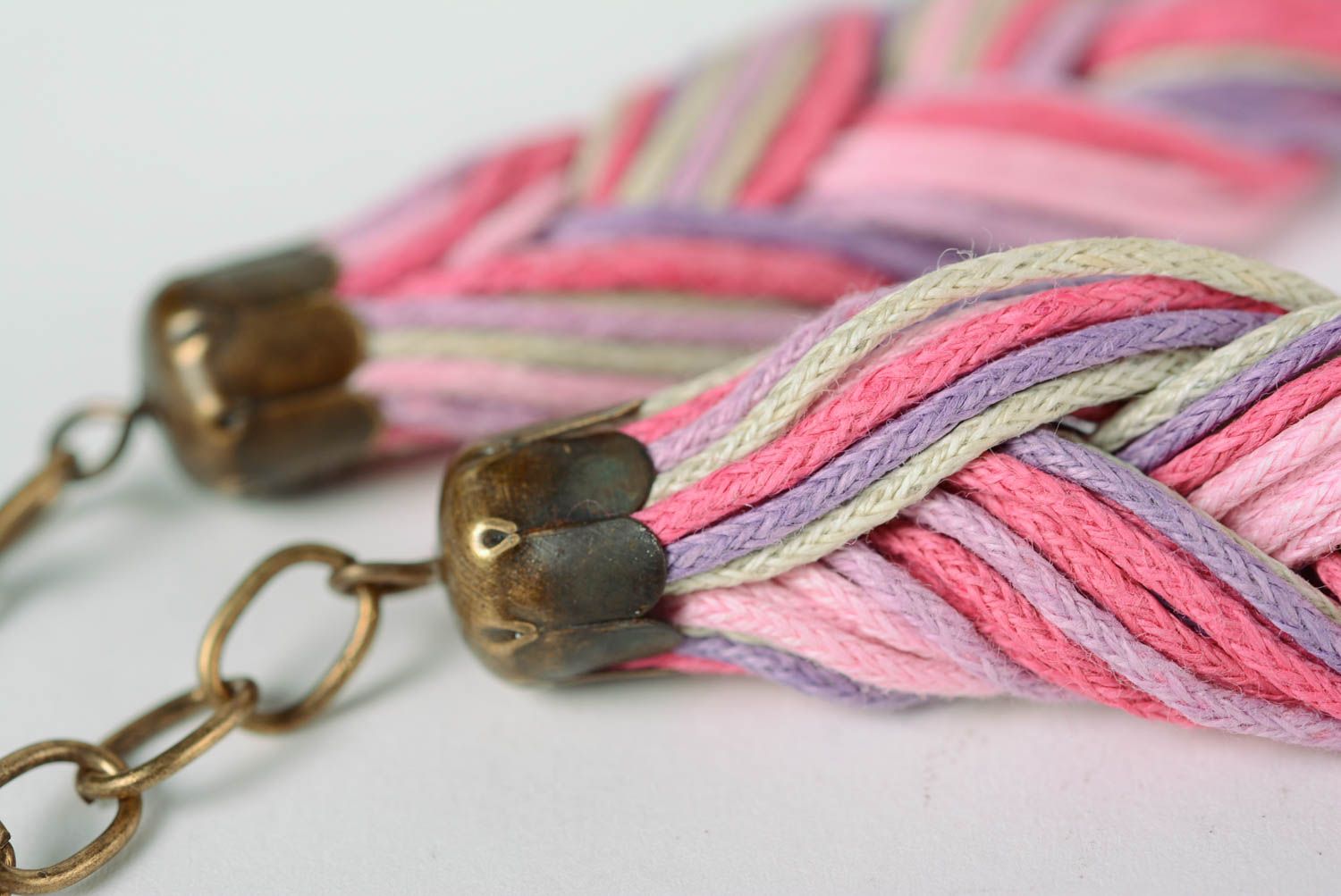 Collar artesanal de arcilla polimérica y cordones original de moda rosado  foto 5