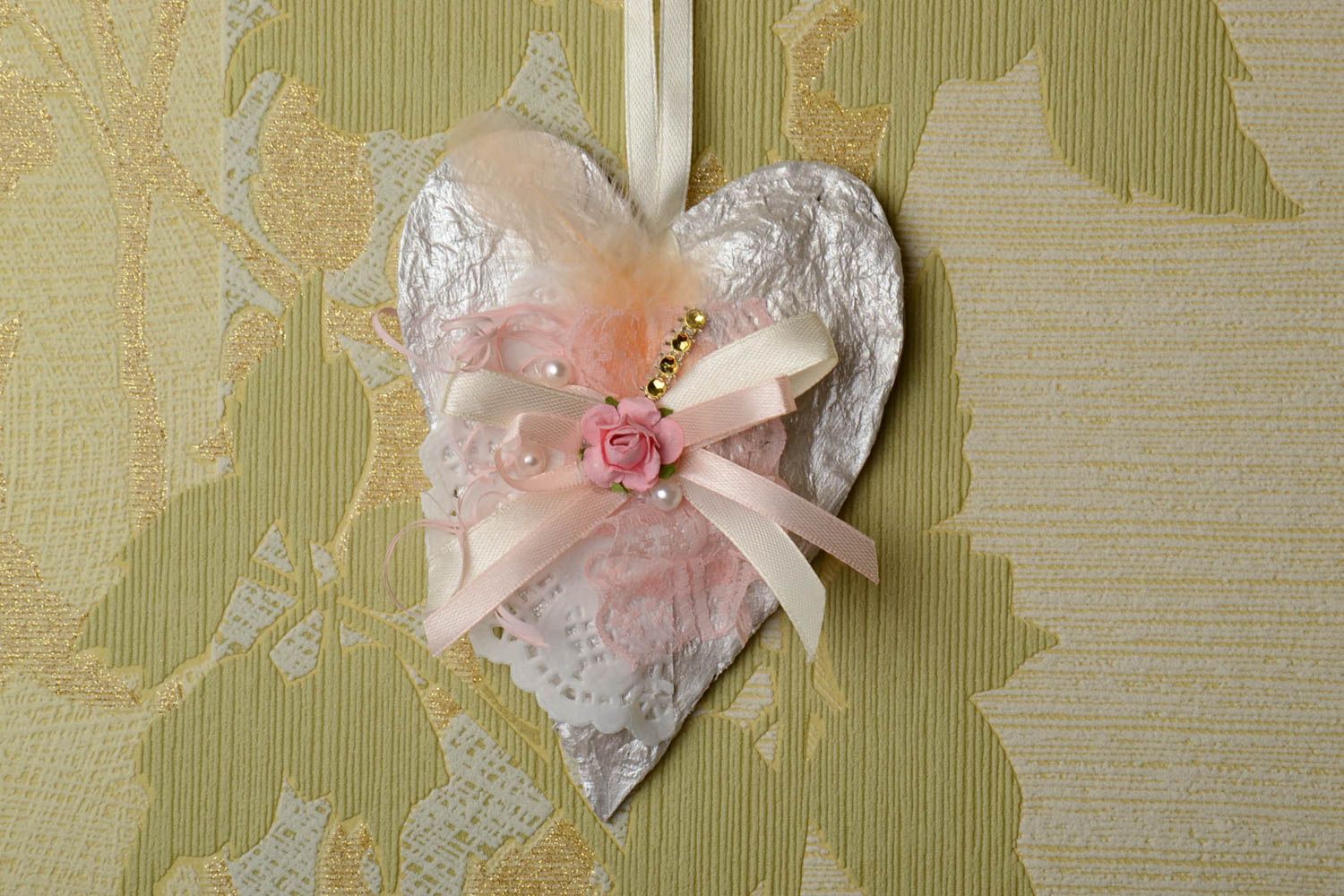 Интерьерная подвеска из картона сердце ручной работы валентинка с кружевом фото 1
