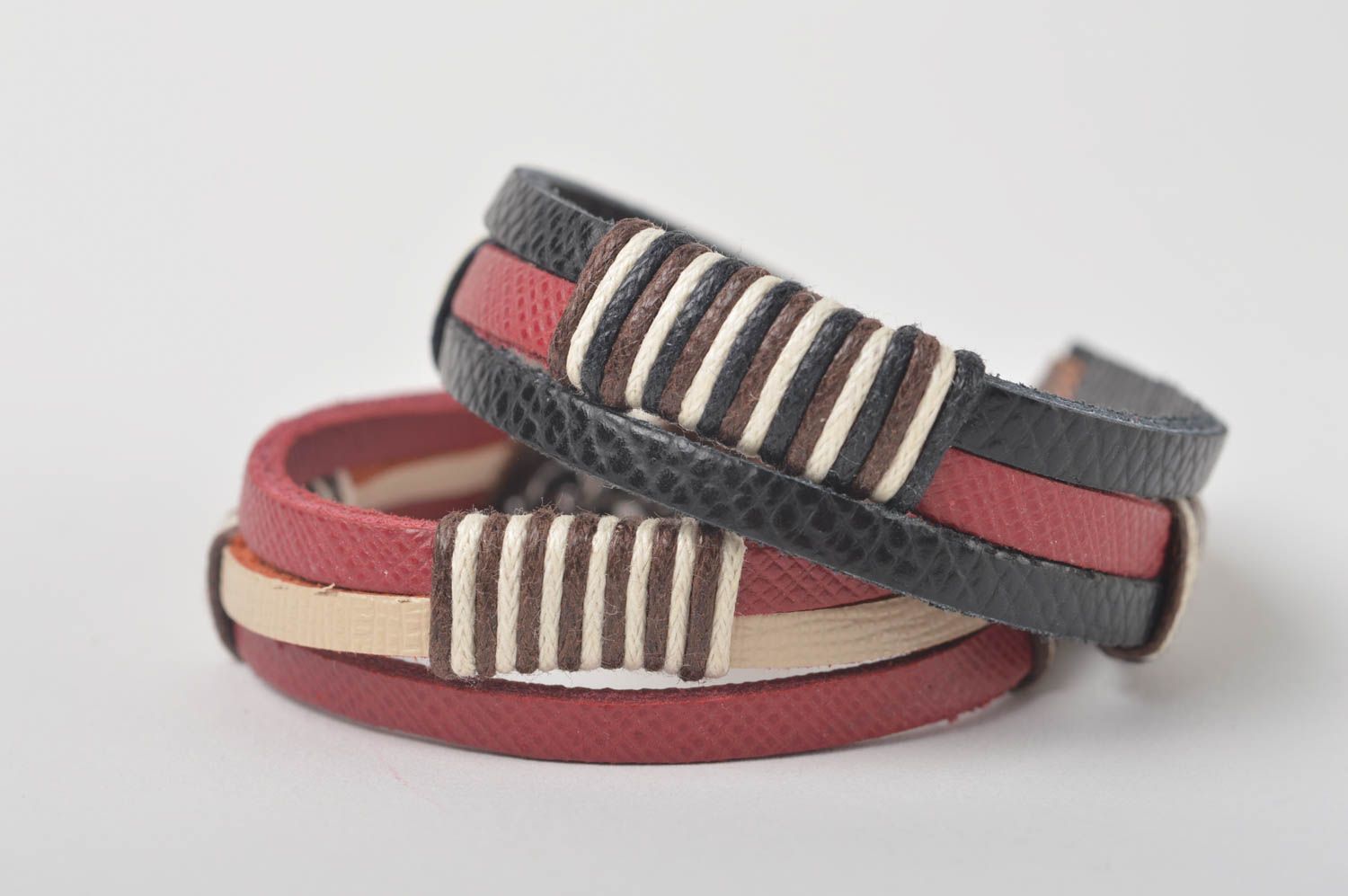 Beautiful handmade leather bracelet designs leather goods fashion trends photo 4