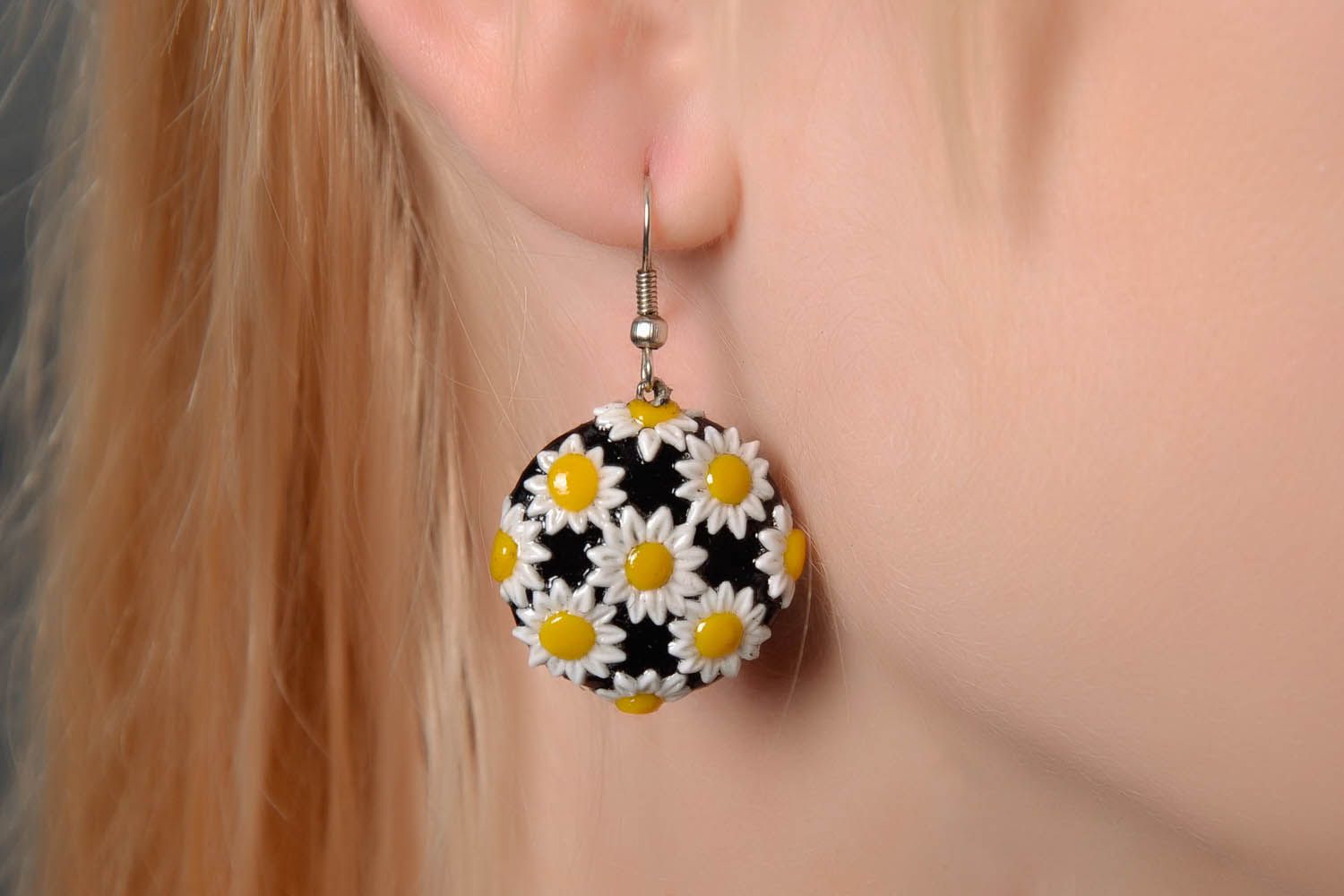 Large round earrings photo 3