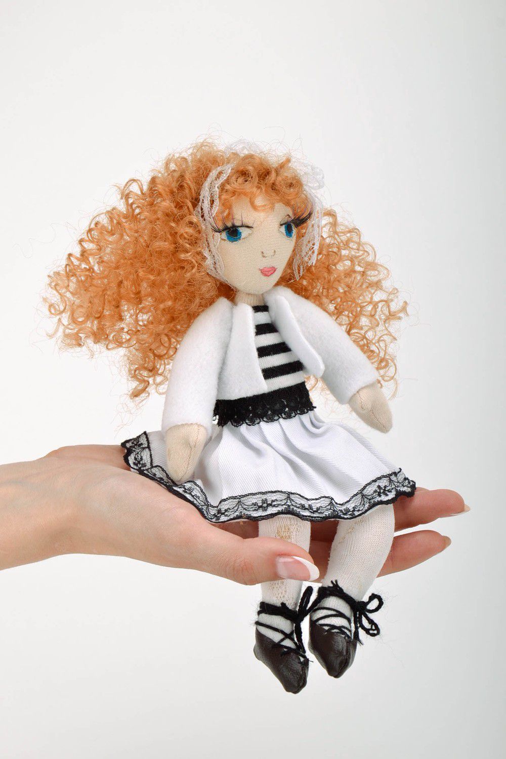 Stoff Puppe in weißem Kleid foto 5
