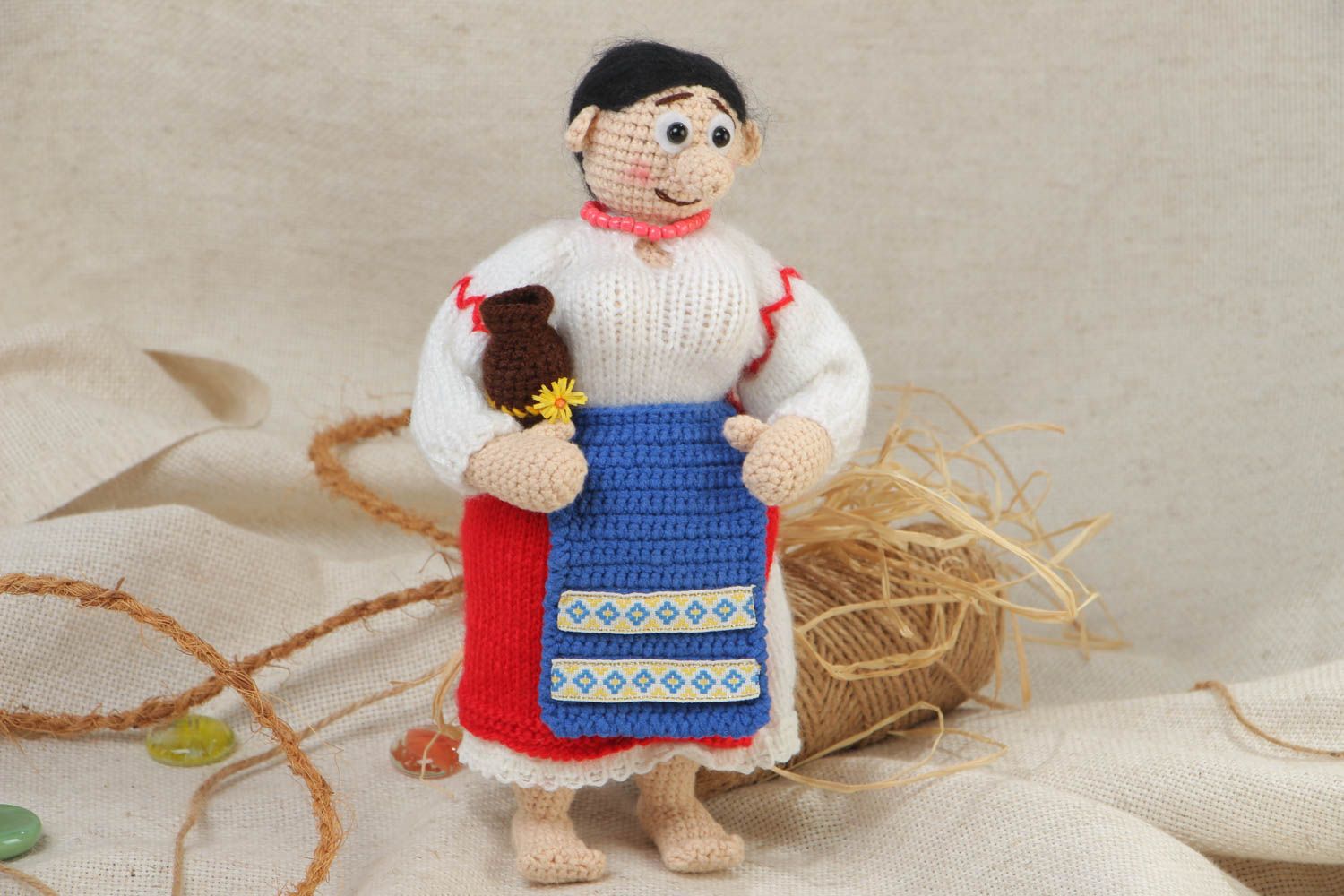 Мягкая вязаная игрушка кукла-украинка крючком из акрила ручной работы детская фото 1