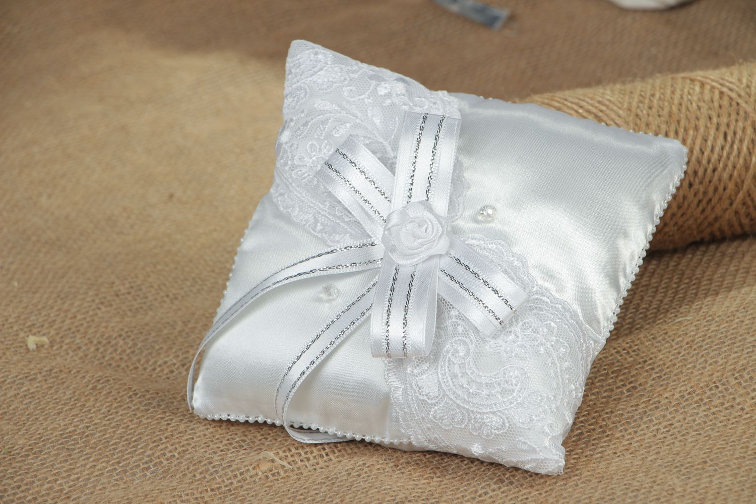 Satin ring pillow with bow photo 5