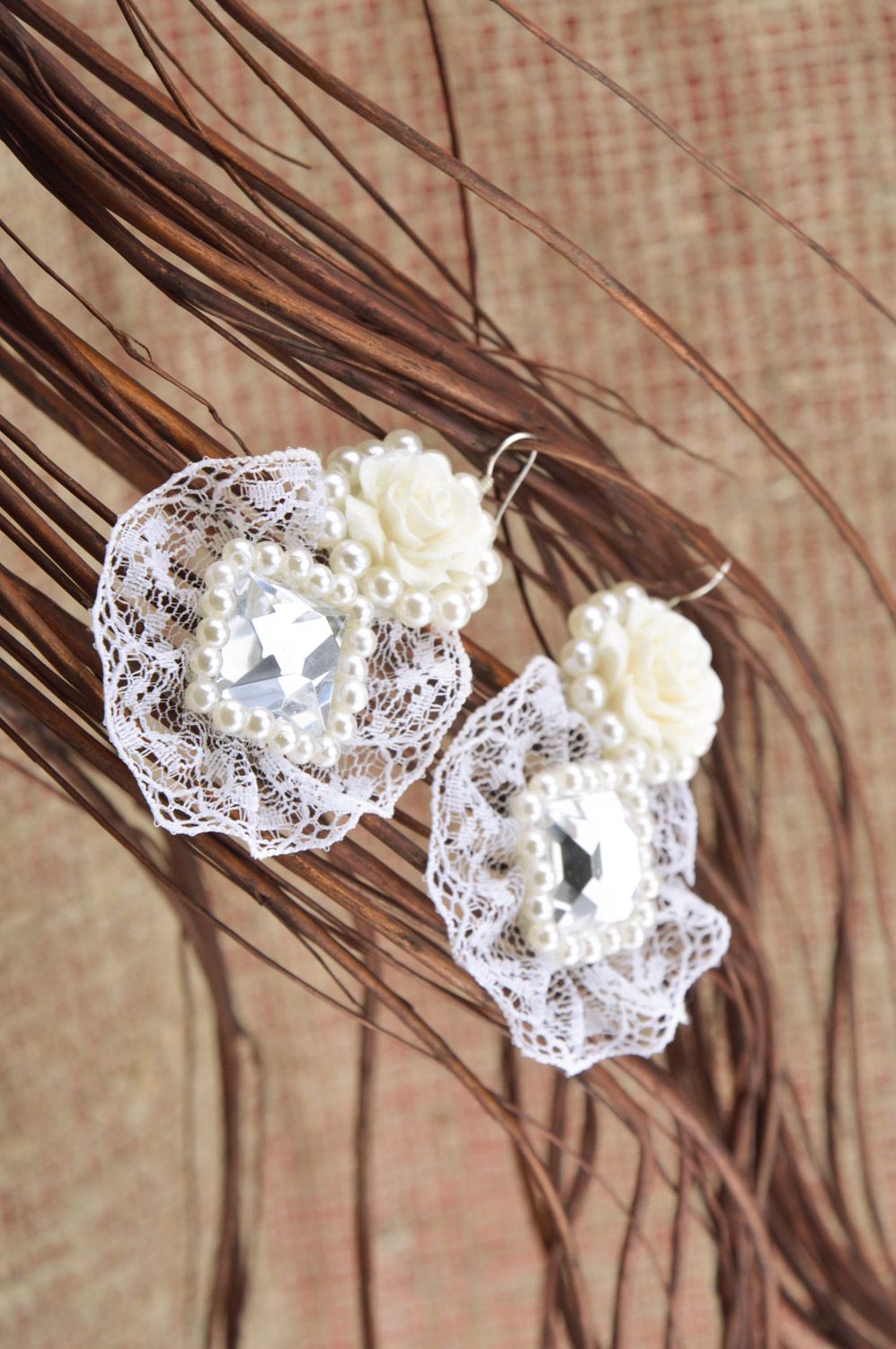 White handmade lacy dangle earrings with pearl-like beads and roses for girls photo 5