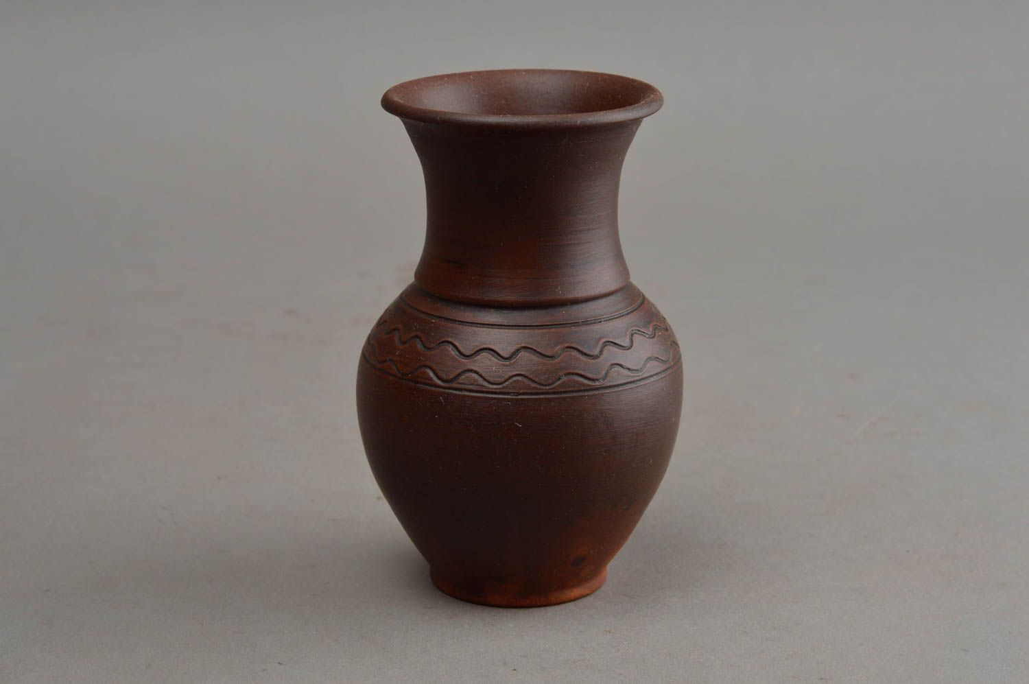 Стильная керамическая ваза хенд мейд из глины с узором для декора интерьера  фото 7