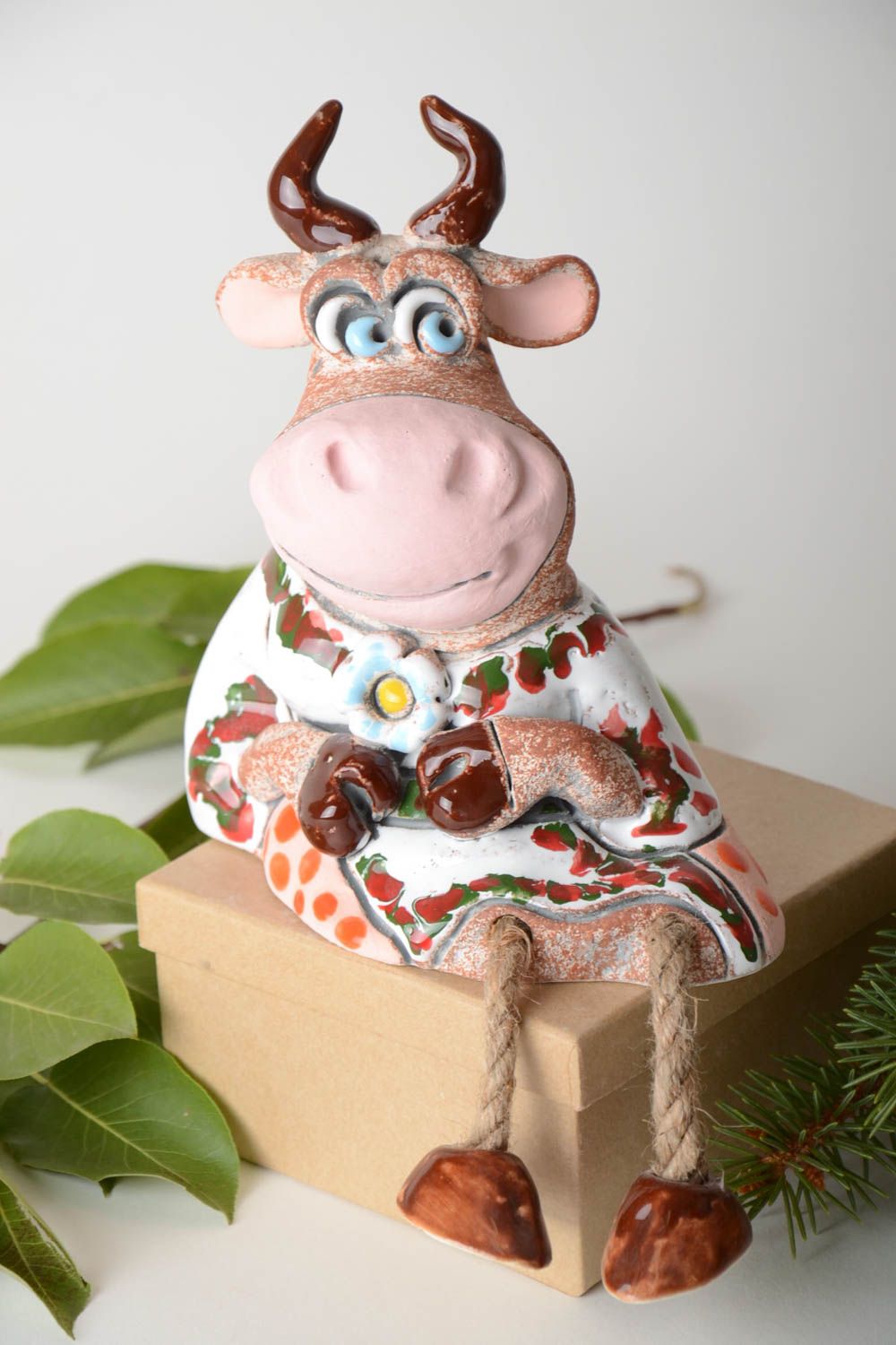Unusual cow moneybox designer ceramic moneybox beautiful souvenir for kids photo 1