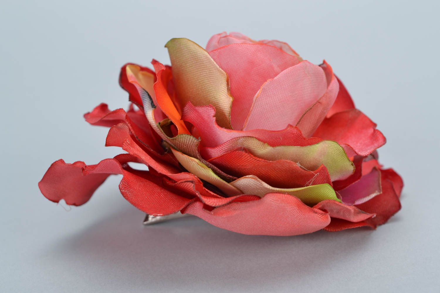 Rosa rote Blumen Haarklammer aus Atlas und Organza effektvoll bunt handgemacht foto 5
