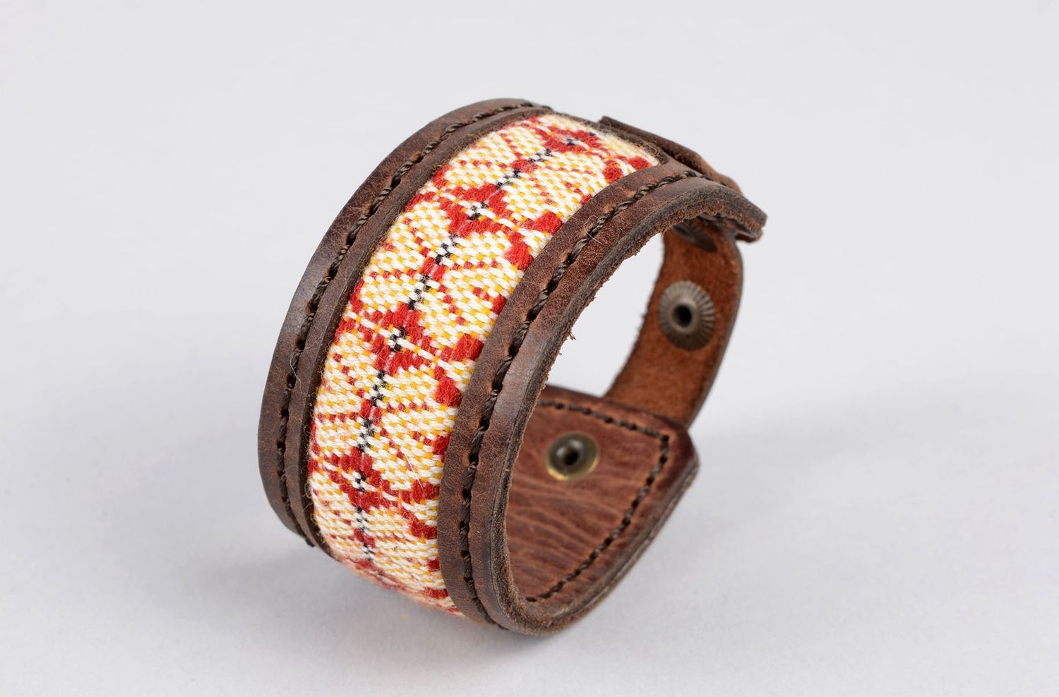 Кожаный браслет хэнд мейд браслет на руку с ярким орнаментом украшение из кожи фото 2