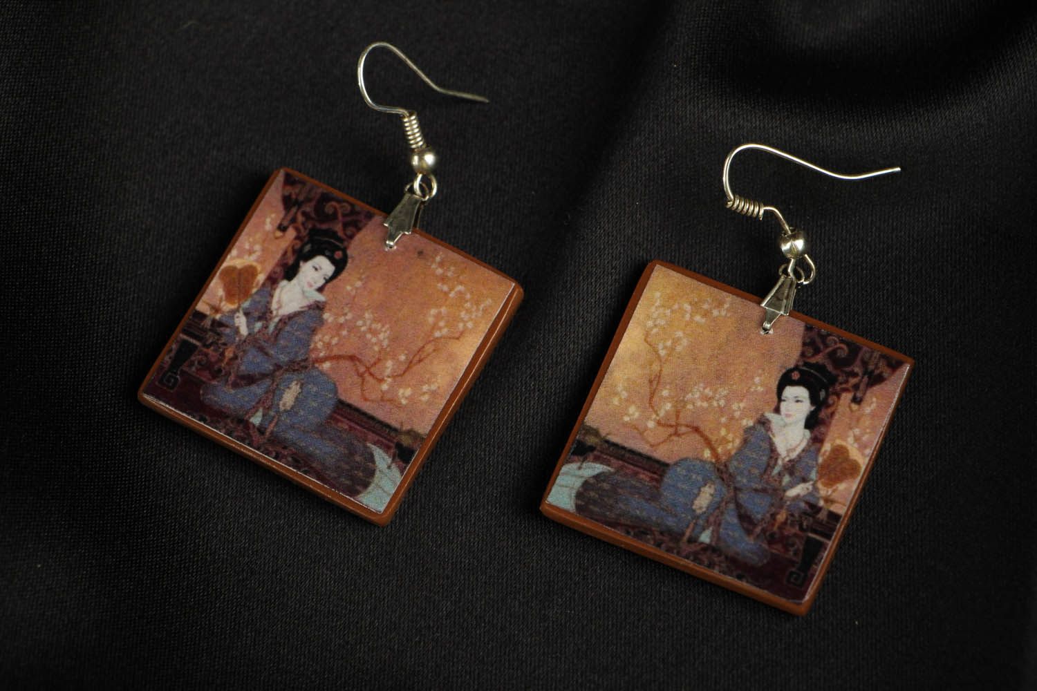 Handmade square dangle earrings photo 1