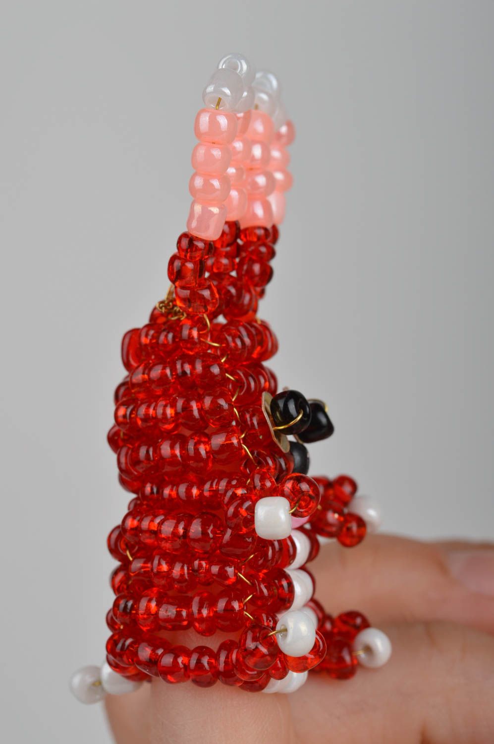 Petite marionnette à doigt Lapin rouge en perles de rocaille faite main photo 5