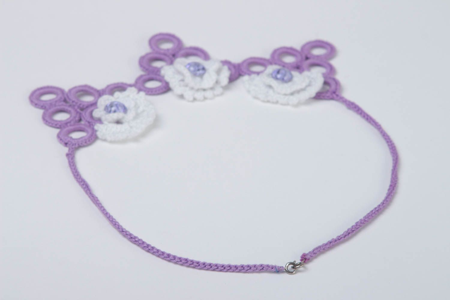 Collier textile fait main Bijou textile Accessoire femme original violet blanc photo 5