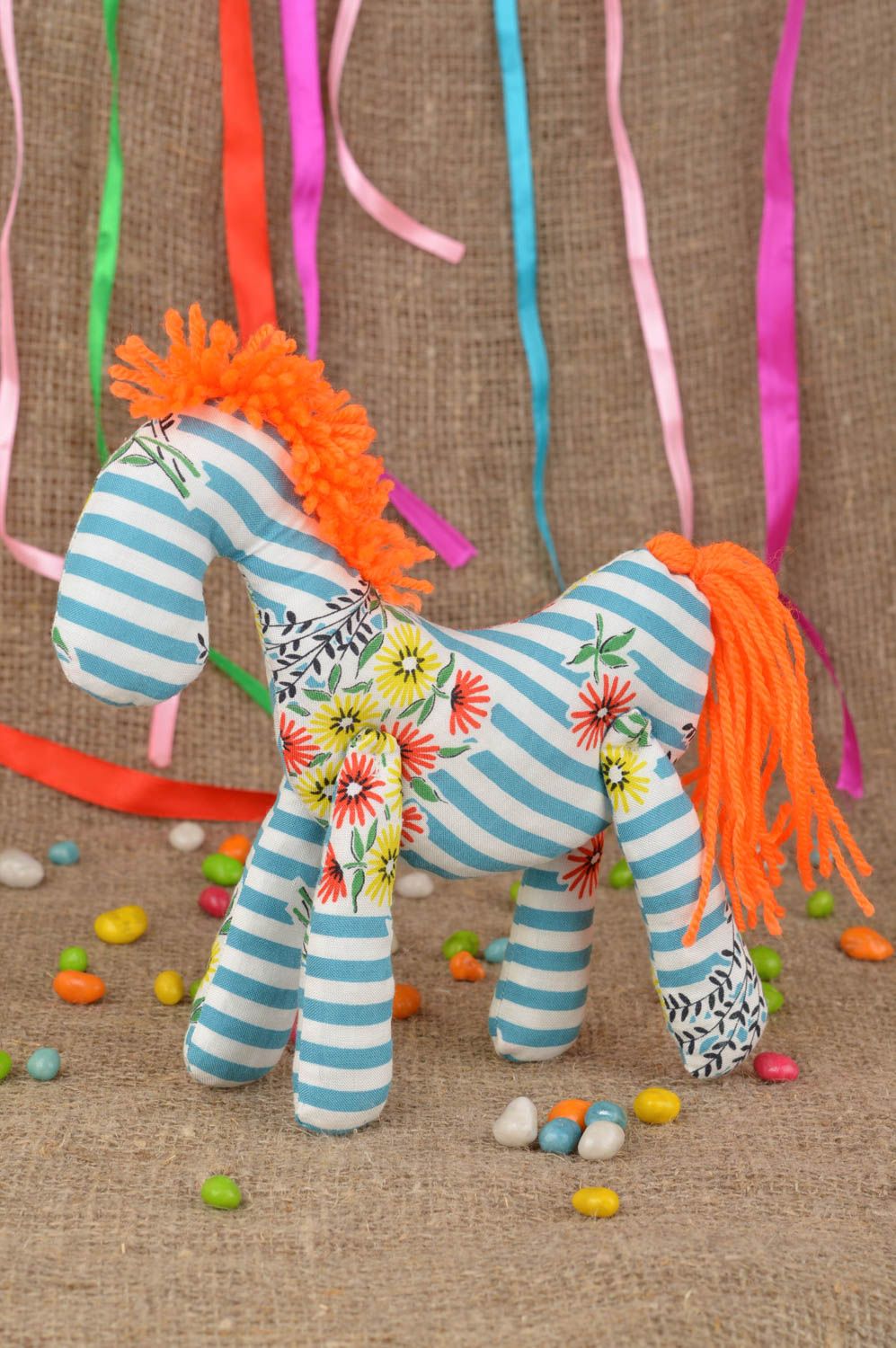 Originelles buntes handmade Kuscheltier Pferd aus Baumwolle für Kinder und Dekor foto 1