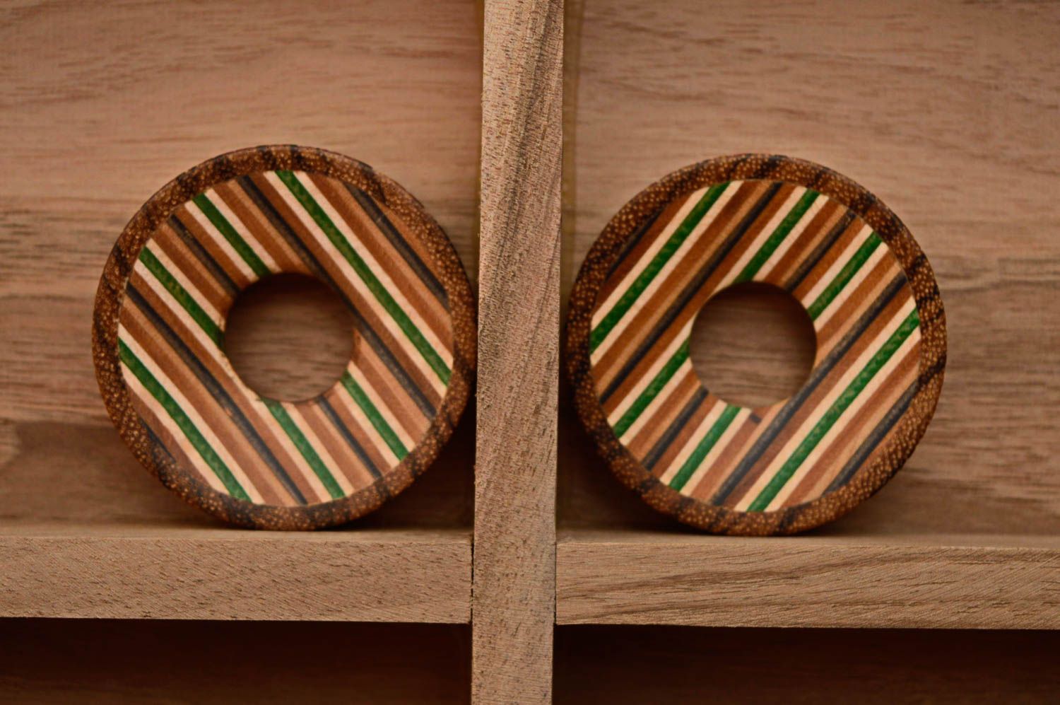 Tapones para orejas de madera de zabrano foto 3
