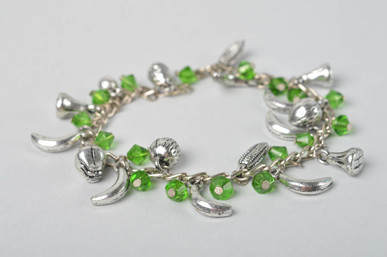 Bracelet original Bijou fait main chaîne breloques perles vertes Cadeau femme photo 5