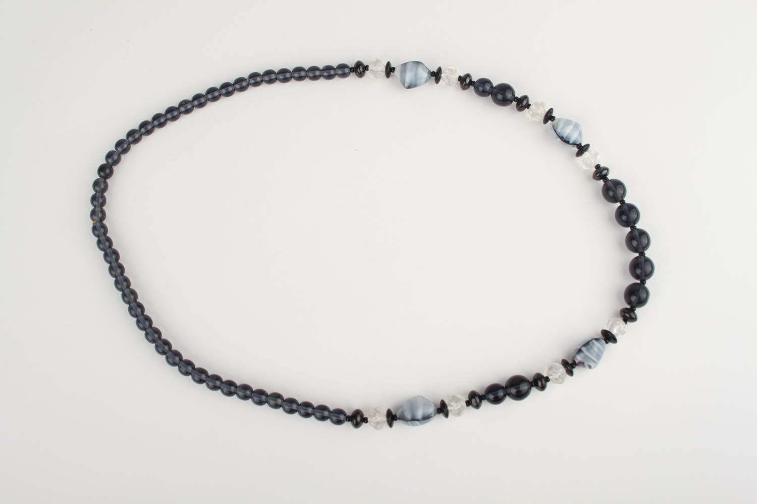 Collier en perles de verre Bijou fait main gris original Cadeau pour femme photo 2