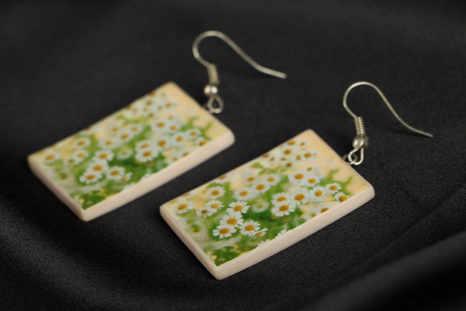 Earrings with daisies made using the decoupage technique  photo 2