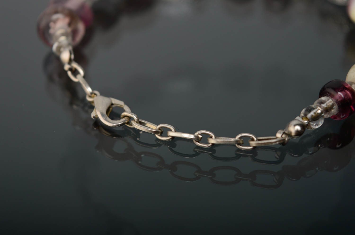 Handmade wrist bracelet with glass beads photo 3