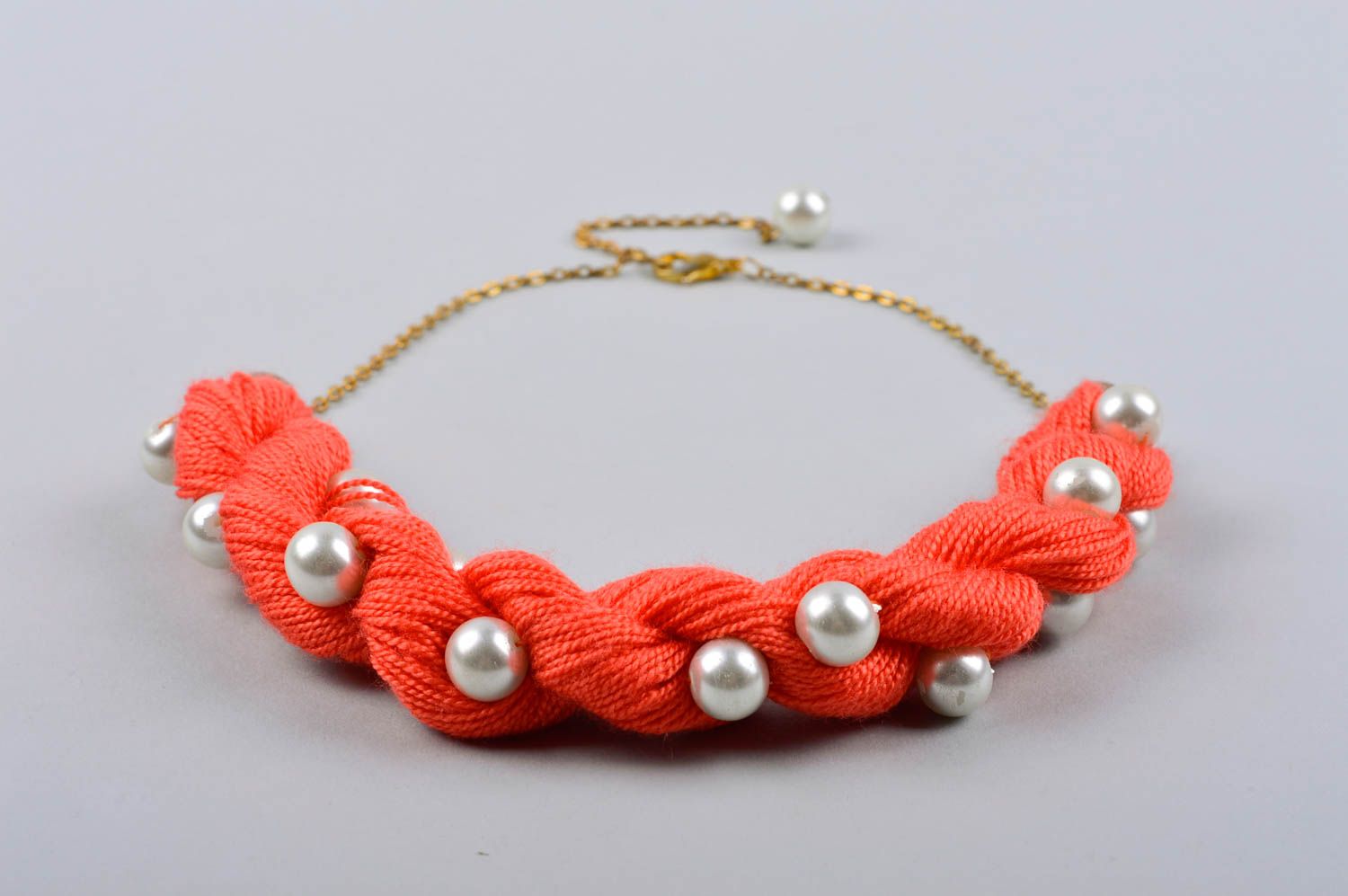 Handmade korallrotes Damen Collier Schmuck Halskette Accessoire für Frauen Zopf foto 3