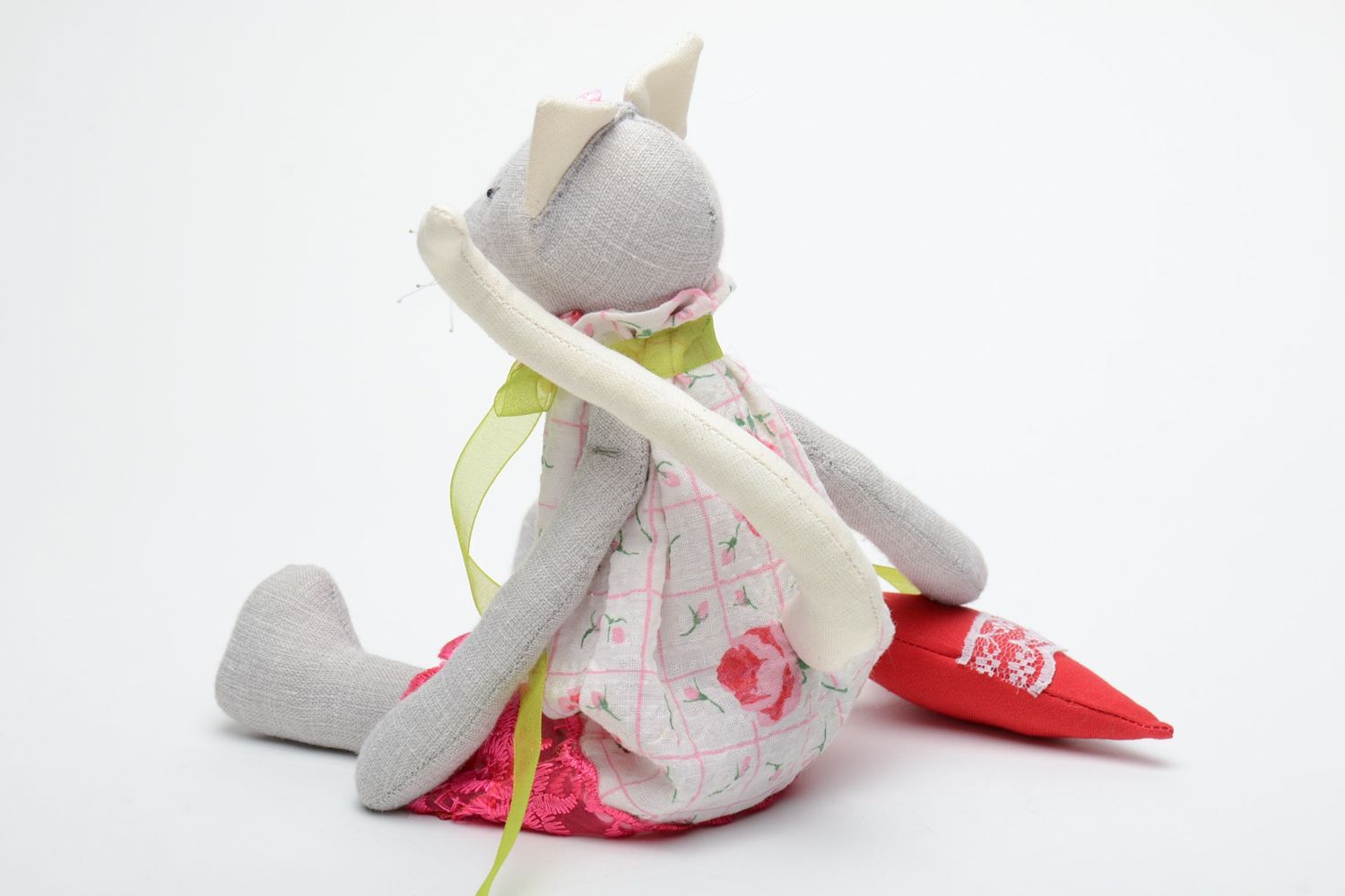 Handgemachte Puppe aus Stoff Katze im Kleid foto 4