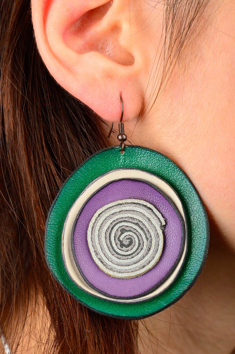 Boucles d'oreilles rondes cuir Bijou fait main vert violet Cadeau femme photo 1