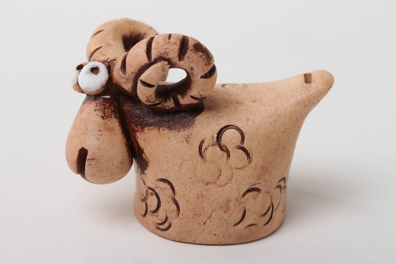 Свистулька из глины хэнд мэйд керамическая свистулька глиняная игрушка Баран фото 2