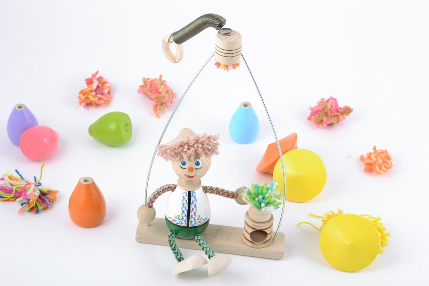 Handgemachtes schönes umweltfreundliches Spielzeug aus Holz für Kinder und Deko foto 1