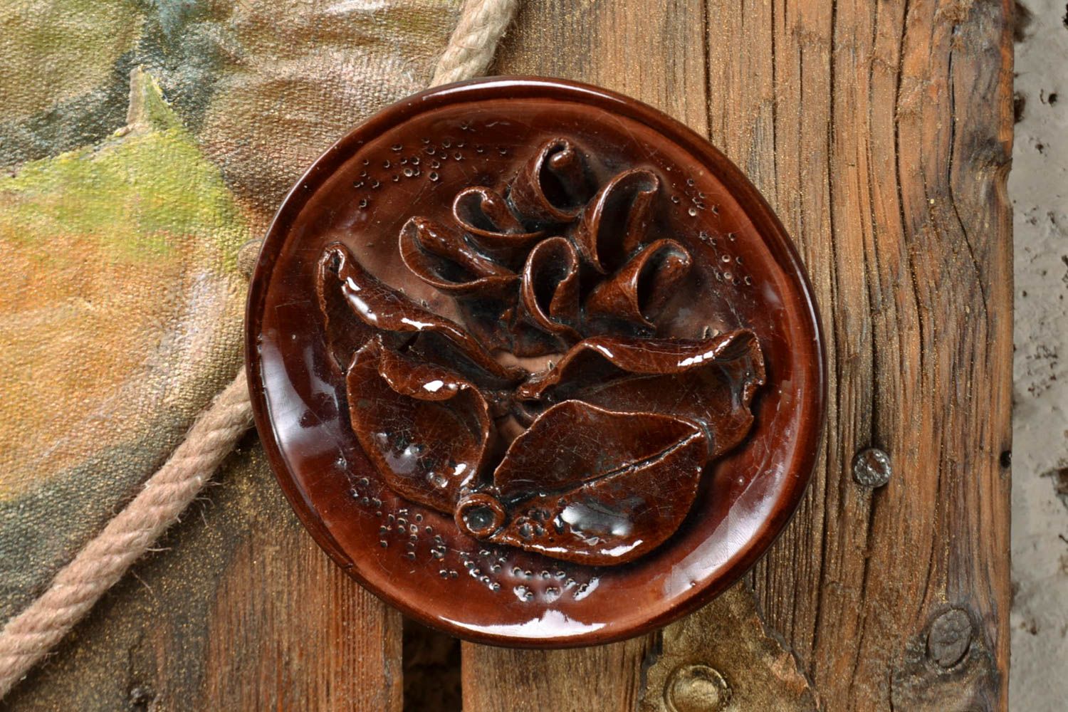 Kleiner handgemachter brauner schöner Deko Teller aus Keramik für Haus Dekor foto 1