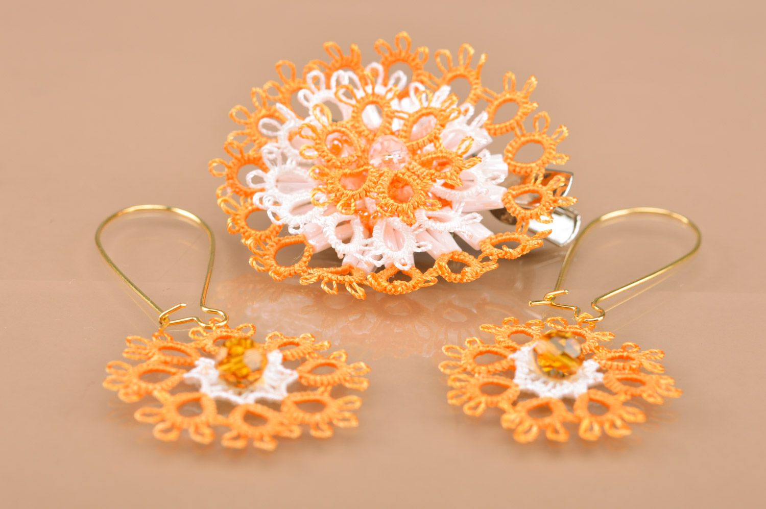 Handmade thread jewelry set woven using ankars tatting technique 2 items brooch-hair clip and earrings photo 4