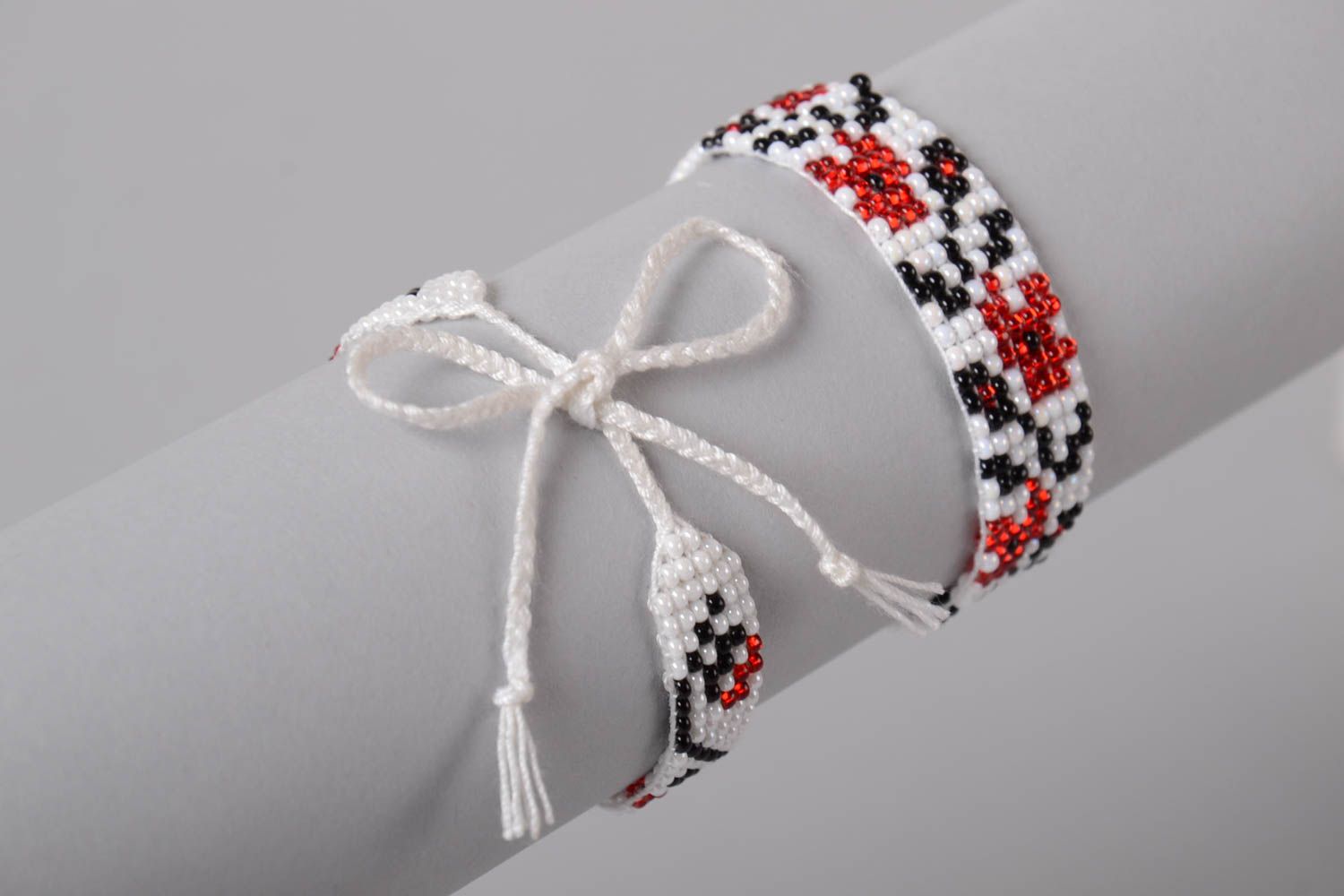 Handmade Modeschmuck Armbänder Designer Schmuck Frauen Accessoire aus Rocailles foto 2
