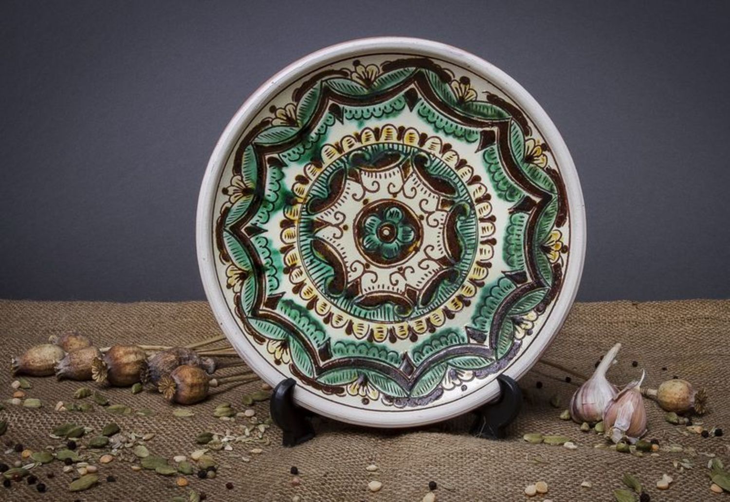 Decorative plate with stand photo 1