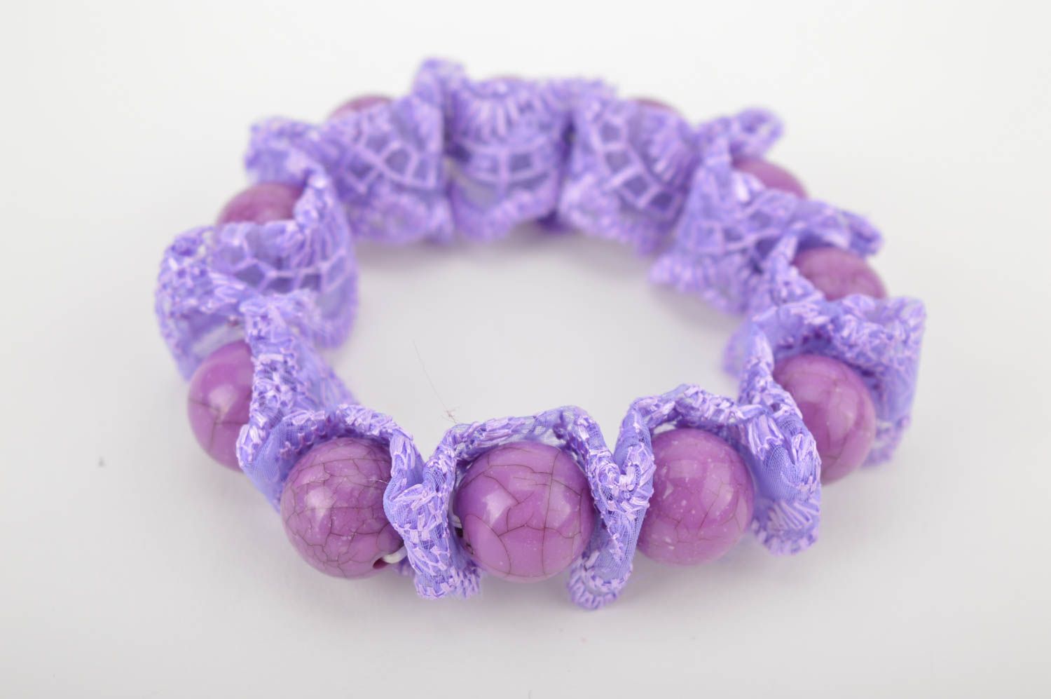 Bracelet fantaisie violet Bijou fait main perles dentelle Accessoire femme photo 5
