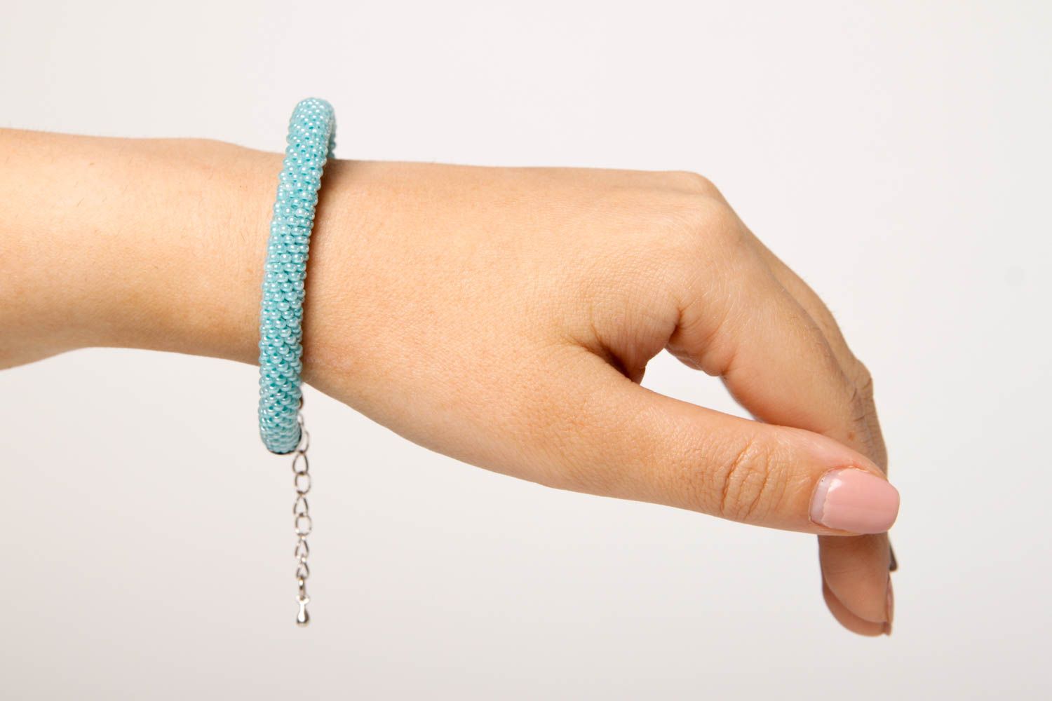 Bracelet perles rocaille Bijou fait main Accessoire femme en bleu ciel photo 2