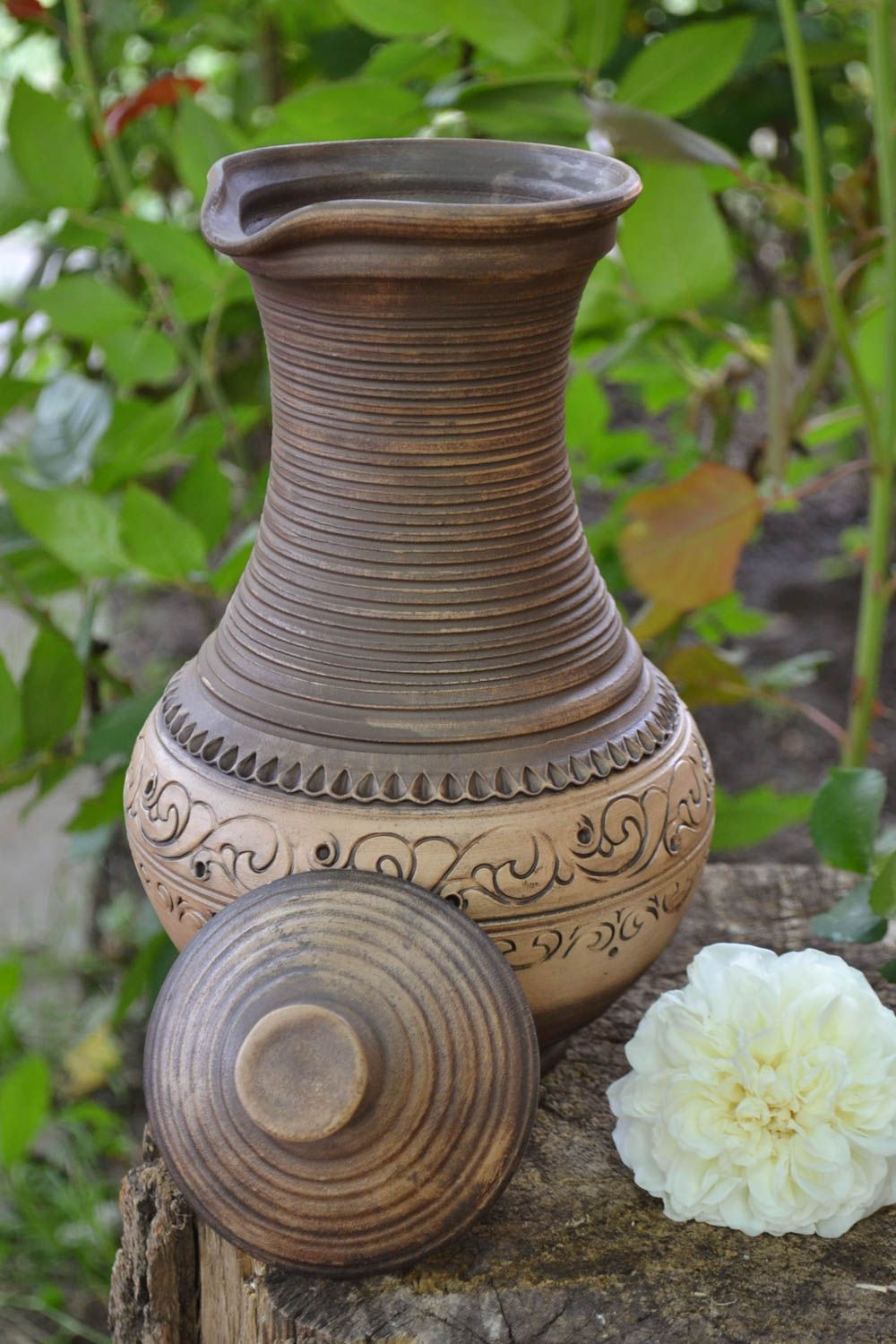 Schöne braune keramische Kanne mit Henkel mit ethnischem Ornament 750 ml foto 1