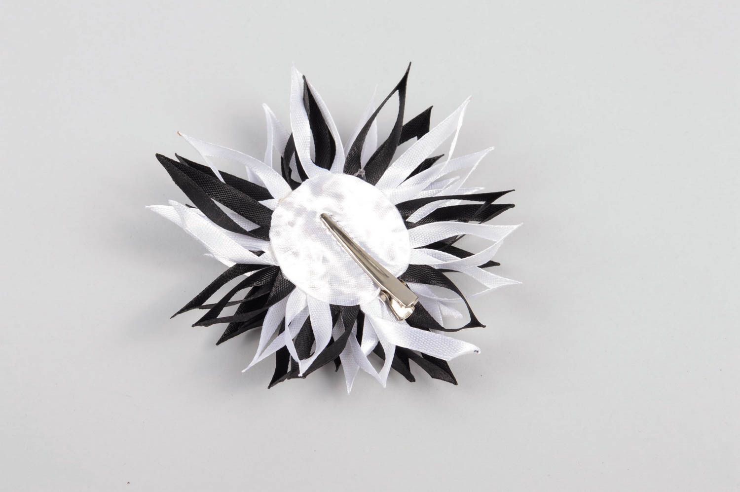 Pince cheveux faite main Barrette fleur noir blanc en satin Accessoire enfant photo 4