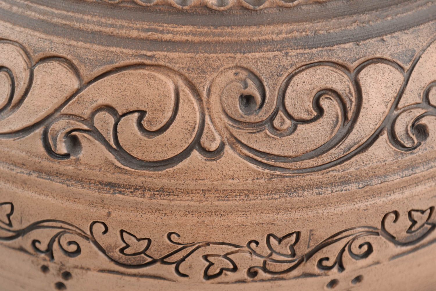 Belle cruche céramique sans anse avec ornements 2 litres faite main marron photo 3