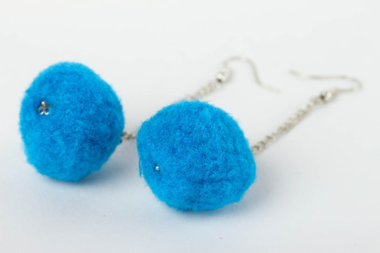 Boucles d'oreilles boules bleues Bijou fait main en laine Cadeau femme photo 3