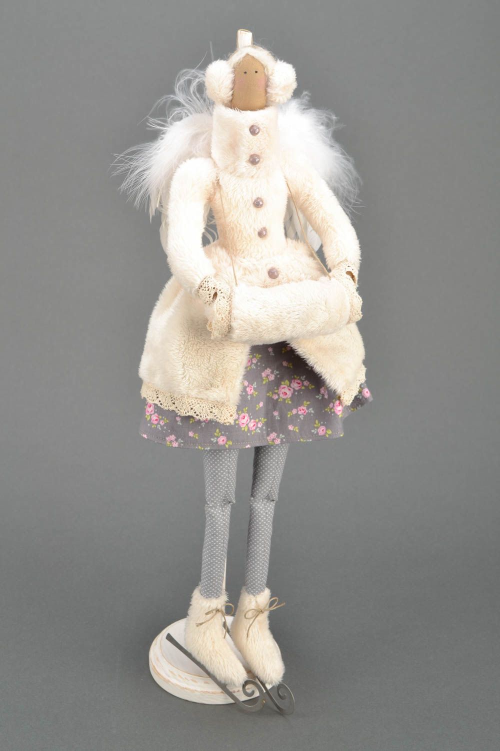 Авторская кукла из меха Ангел на коньках  фото 3
