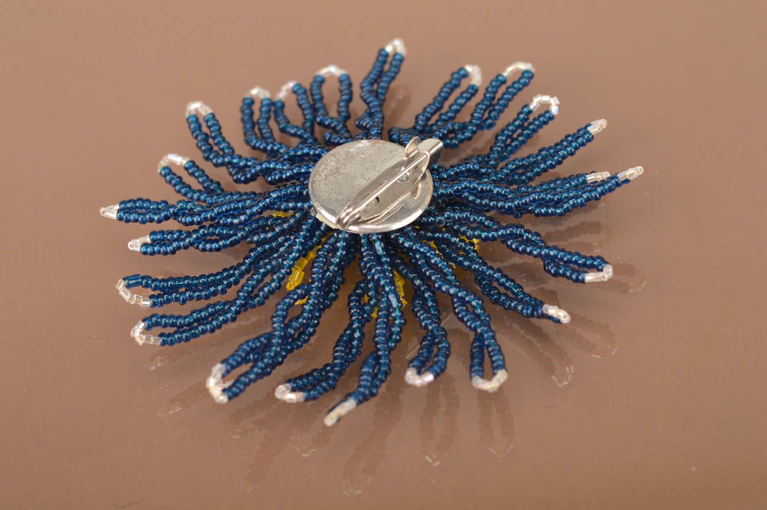 Broche en perles de rocailles Fleur bleuet bleue originale faite main pour femme photo 5