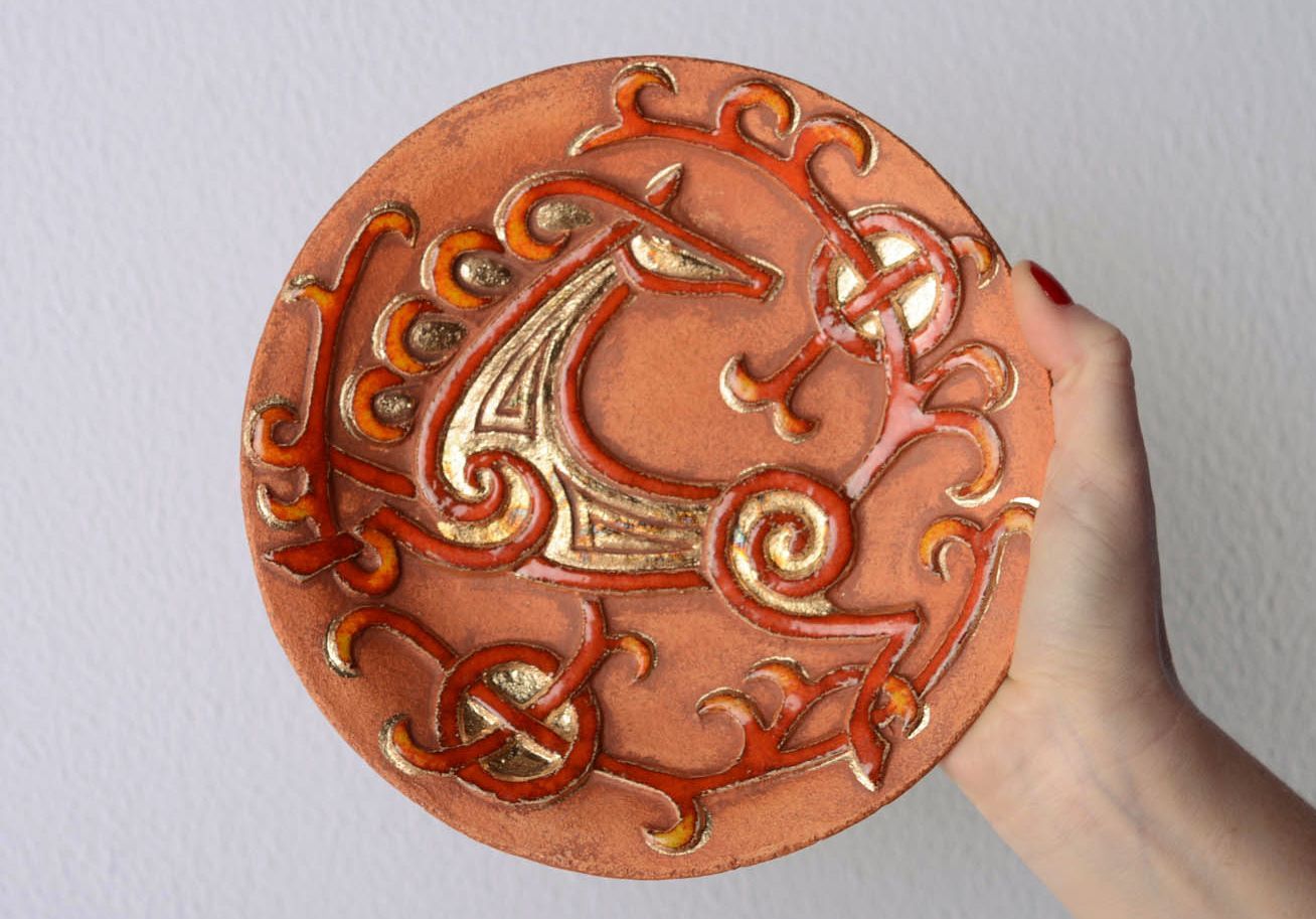 Керамическая тарелка-оберег Конь фото 4