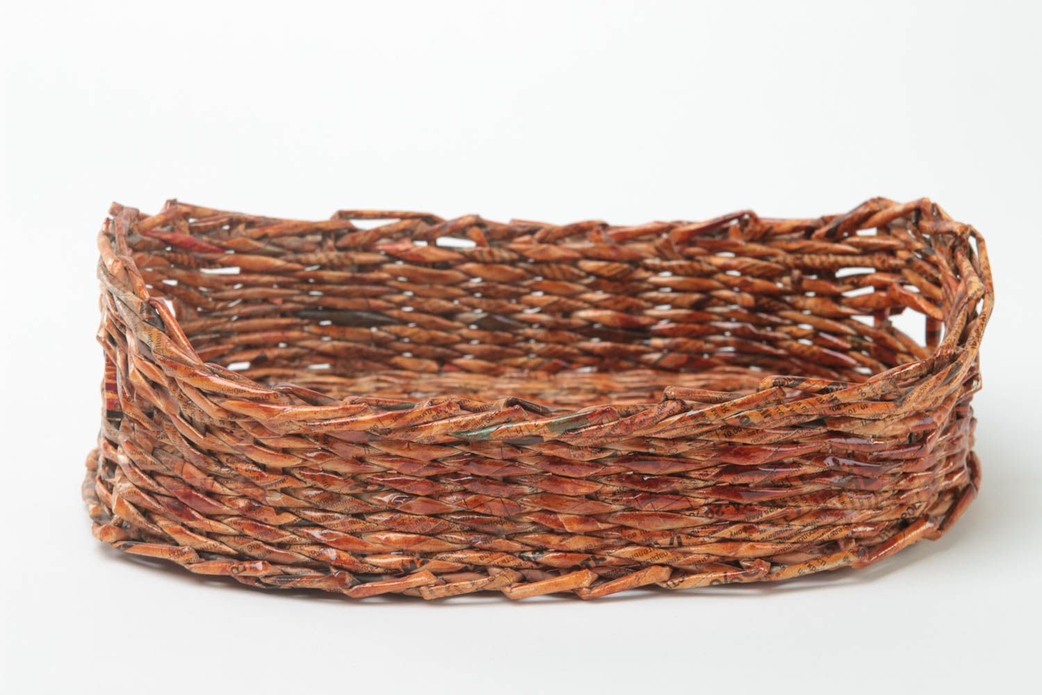 Декоративная овальная плетеная коробка из лозы ручной работы коричневого цвета фото 2
