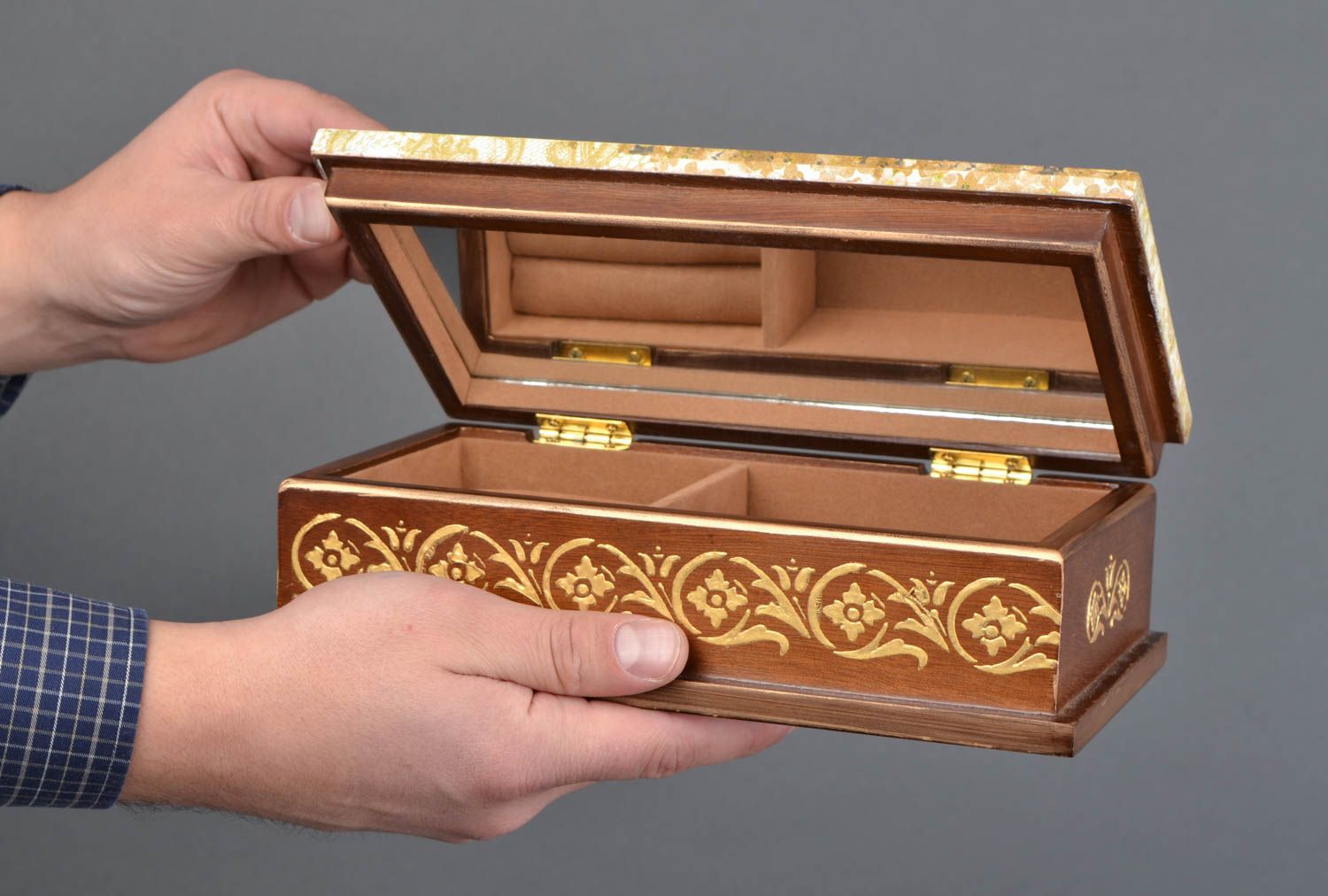 Boîte à bijoux en bois technique de serviettage Ange de Raphaël photo 1